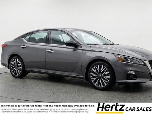 Used 2025 Nissan Altima 2.5 SV FWD image 1