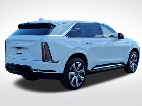 Certified 2025 Cadillac Escalade IQ Luxury 2 w/ LPO, Premium Carpet Package AWD/4WD image 5