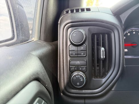 Used 2019 Chevrolet Silverado 1500 Custom Trail Boss w/ Custom Convenience Package image 17