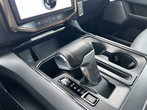 Used 2022 Ford F150 Lightning Lariat image 23