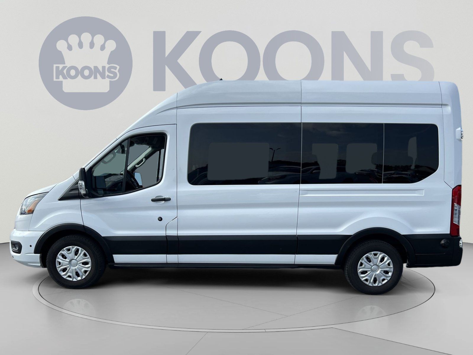 Used 2024 Ford Transit 350 XLT RWD image 2