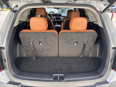 Used 2023 Kia Sorento SX Prestige image 11