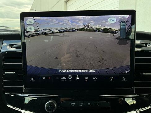 Used 2023 Ford Transit 350 XLT image 30