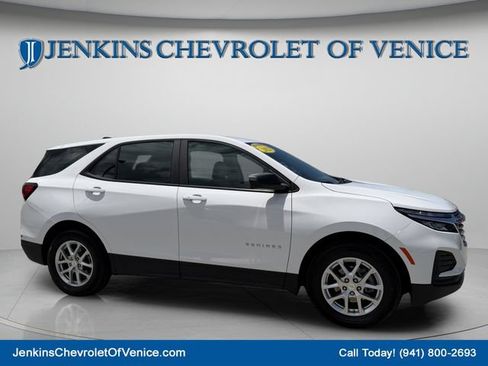 Used 2024 Chevrolet Equinox LS FWD image 2