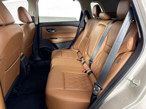 Used 2024 Nissan Rogue Platinum w/ Platinum Premium Package FWD image 31