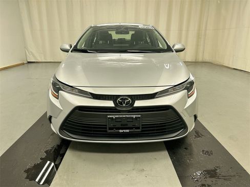 Used 2024 Toyota Corolla LE image 3
