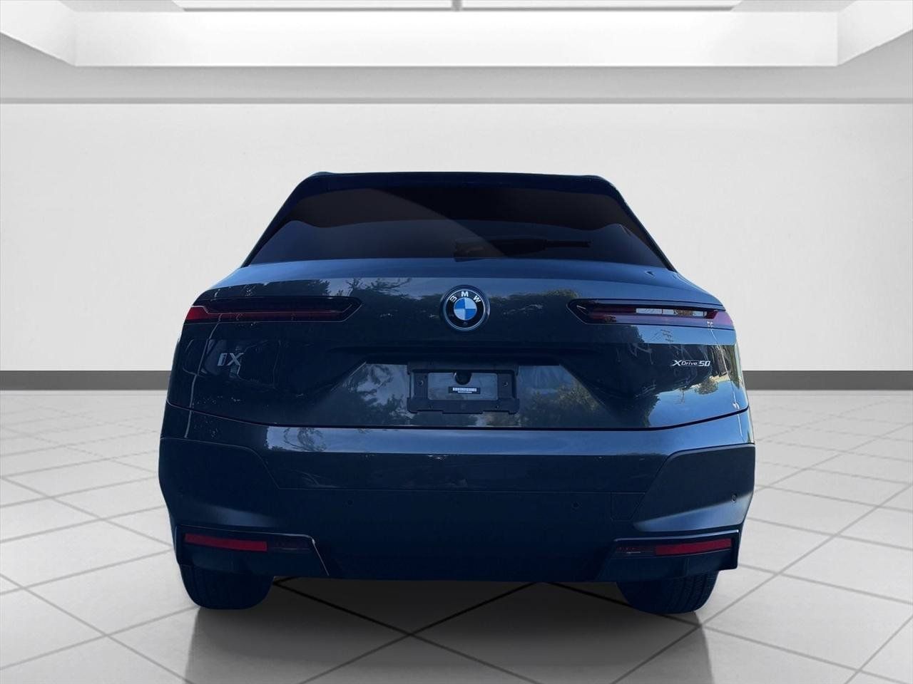 Used 2024 BMW iX xDrive50 AWD/4WD image 4
