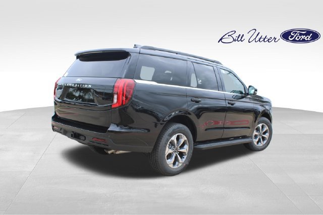 New 2027 Ford Expedition Active RWD image 3