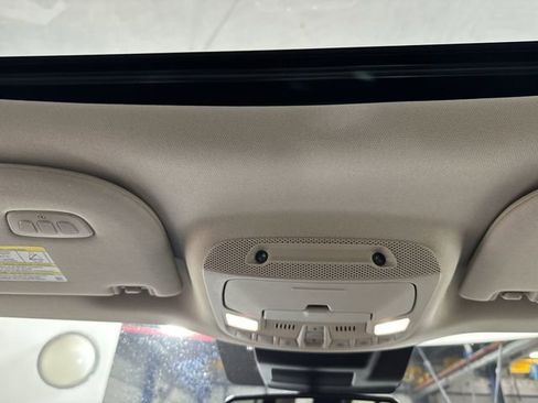 Used 2018 Ford Expedition Platinum image 11