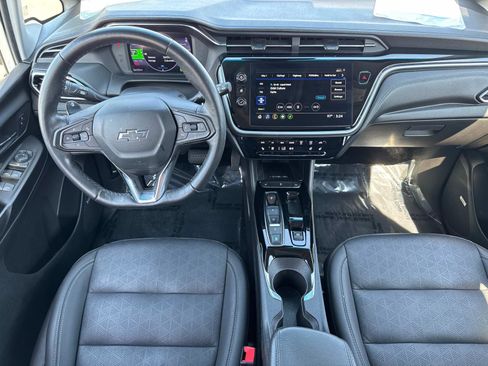 Used 2022 Chevrolet Bolt LT w/ Infotainment Package image 9