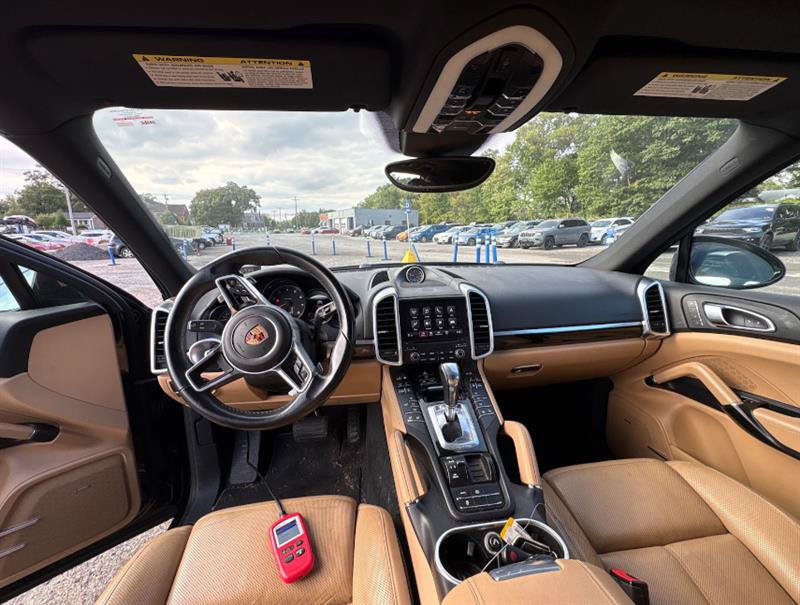 Used 2018 Porsche Cayenne Platinum Edition AWD/4WD image 4
