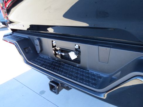 Used 2023 Chevrolet Colorado Z71 w/ Z71 Convenience Package 2 image 10