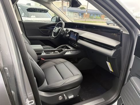 New 2026 Lincoln Nautilus Premier AWD/4WD image 7