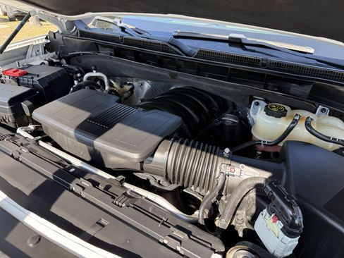 Used 2023 GMC Yukon SLT w/ SLT Premium Package image 33