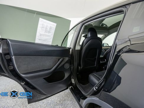 Used 2024 Tesla Model Y Performance AWD/4WD image 24