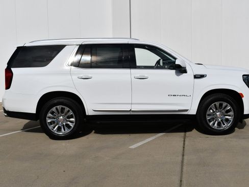 Used 2023 GMC Yukon Denali image 4