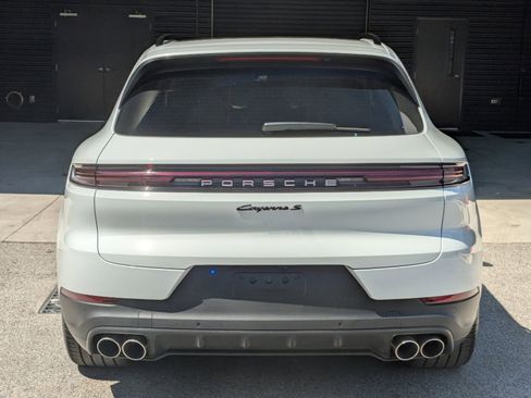 Certified 2026 Porsche Cayenne S AWD/4WD image 10