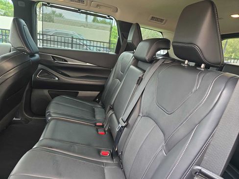 Certified 2025 INFINITI QX60 Luxe w/ Cargo Package FWD image 14