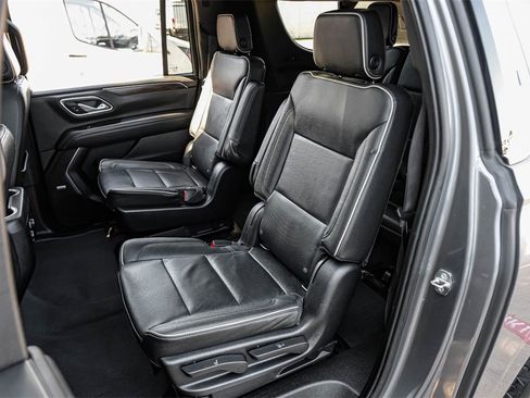 Used 2021 Chevrolet Suburban Premier w/ Premium Package image 45