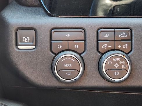 Certified 2024 Chevrolet Silverado 2500 LT w/ All Star Edition image 25