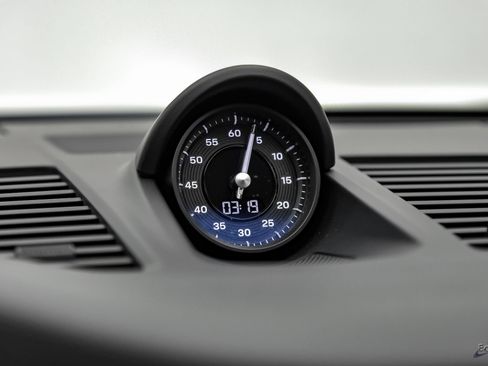 Used 2024 Porsche 911 Carrera RWD image 53