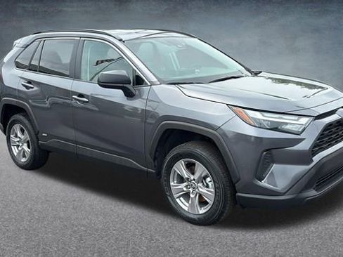 Used 2025 Toyota RAV4 LE AWD/4WD image 25