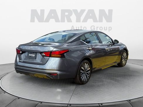 Used 2024 Nissan Altima 2.5 SV image 8