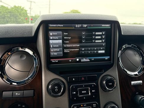 Used 2015 Ford F350 Lariat w/ Lariat Interior Package AWD/4WD image 28