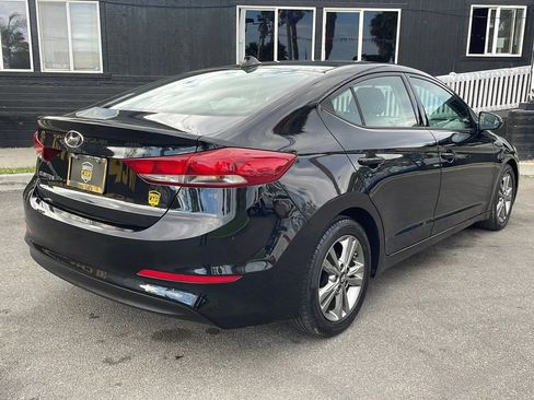 Used 2017 Hyundai Elantra SE FWD image 8