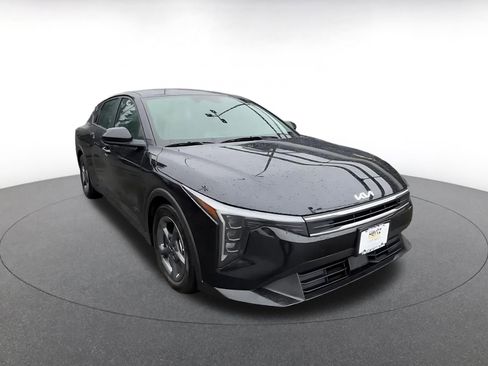 Used 2025 Kia K4 LXS image 3