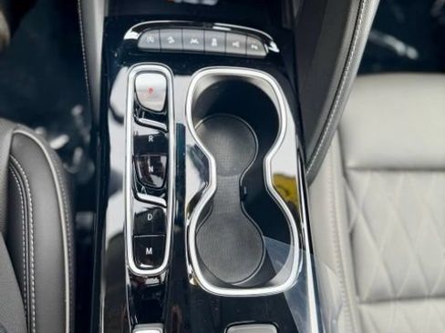 Used 2023 Buick Envision Avenir AWD/4WD image 21