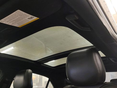 Used 2020 Lincoln Continental AWD w/ Premium Package image 3