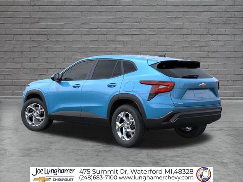 New 2026 Chevrolet Trax LS w/ LS Convenience Package FWD image 3