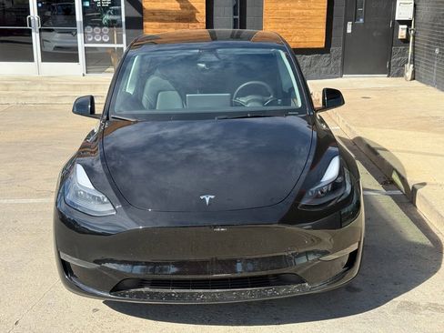 Used 2024 Tesla Model Y Long Range image 8