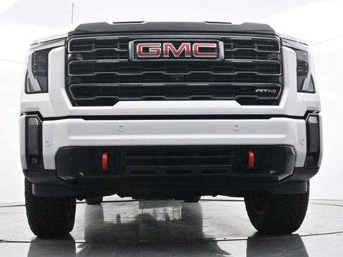 Used 2024 GMC Sierra 2500 AT4 w/ Technology Package AWD/4WD image 47