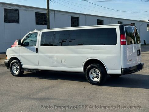 Used 2022 Chevrolet Express 3500 LS RWD image 4