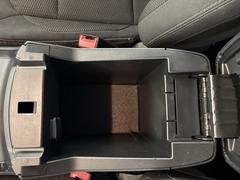 Used 2019 Ford Explorer XLT w/ Equipment Group 201A image 32