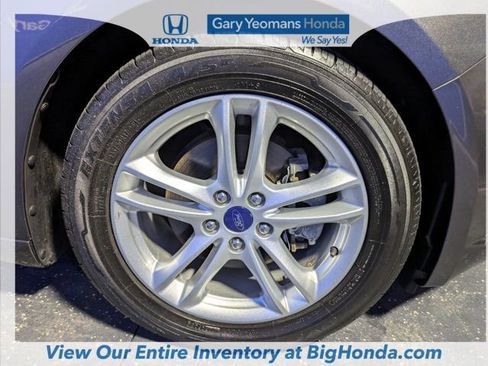 Used 2018 Ford Fusion SE w/ Fusion SE Technology Package image 14