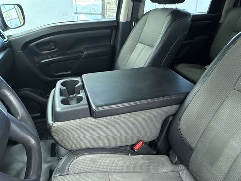 Used 2017 Nissan Titan S image 31