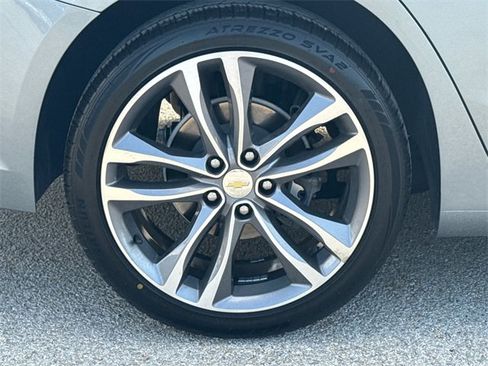 Used 2023 Chevrolet Malibu LT image 9