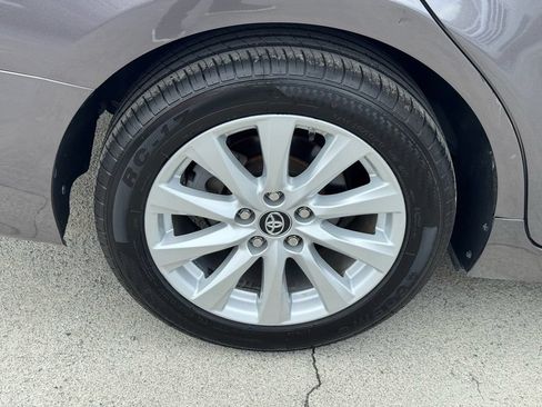 Used 2018 Toyota Camry LE FWD image 12