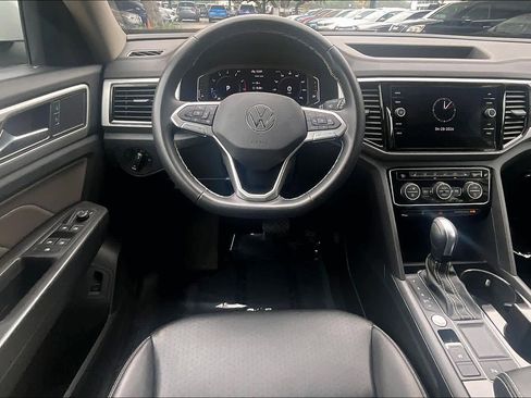 Certified 2023 Volkswagen Atlas SE FWD image 6
