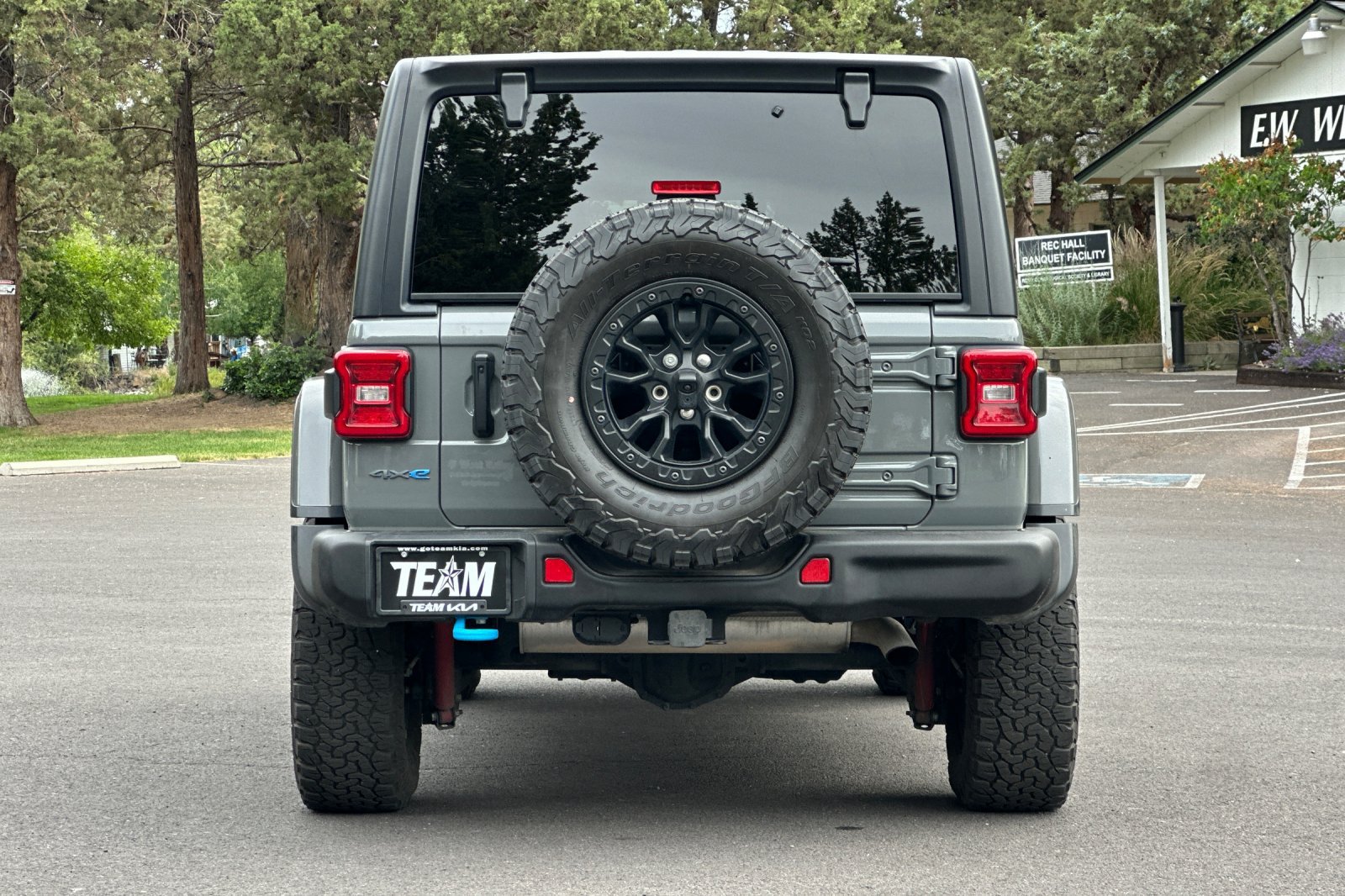 Used 2023 Jeep Wrangler Unlimited Rubicon 4xe AWD/4WD image 5