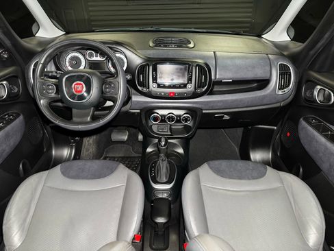 Used 2017 FIAT 500L Trekking w/ Dual-Pane Sunroof Package FWD image 25