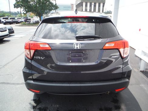 Used 2017 Honda HR-V EX image 9