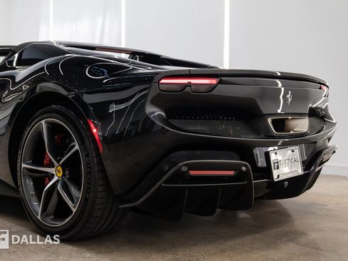 Used 2023 Ferrari 296 GTS RWD image 9