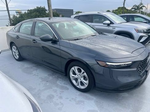 Used 2025 Honda Accord LX image 12