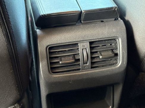 Used 2023 Nissan Rogue S FWD image 17