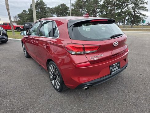 Used 2018 Hyundai Elantra GT Sport image 4