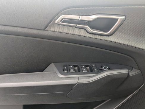 Used 2024 Kia Sportage LX image 22